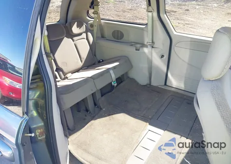 2005 Chrysler Town & Country Lx from USA, damaged, VIN 2C4GP44R05R355192